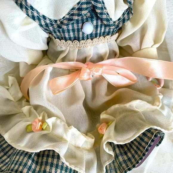 Girl Porcelain Doll in Lace & Bow Dress & Hat with Curly Hair 8" - Picture 6 of 8